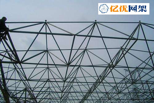 包头料棚网架安装